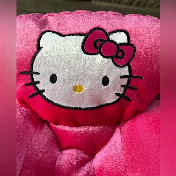 Hello Kitty Pink Plush Doll Seat - Picture 3 of 5